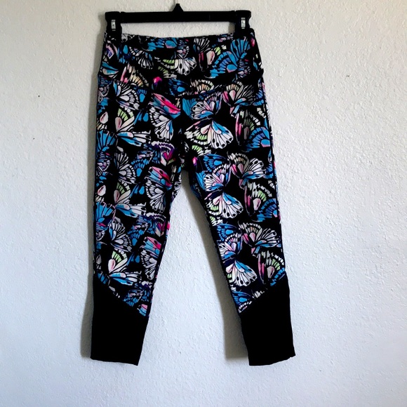 Butterfly Workout Leggings - Picture 5 of 6